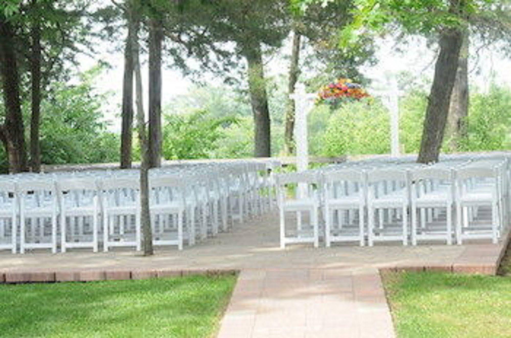 Starved Rock Lodge & Conference Center Utica Exterior foto